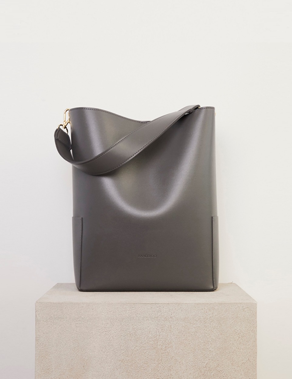 【PRE】RB bucket bag (stone)