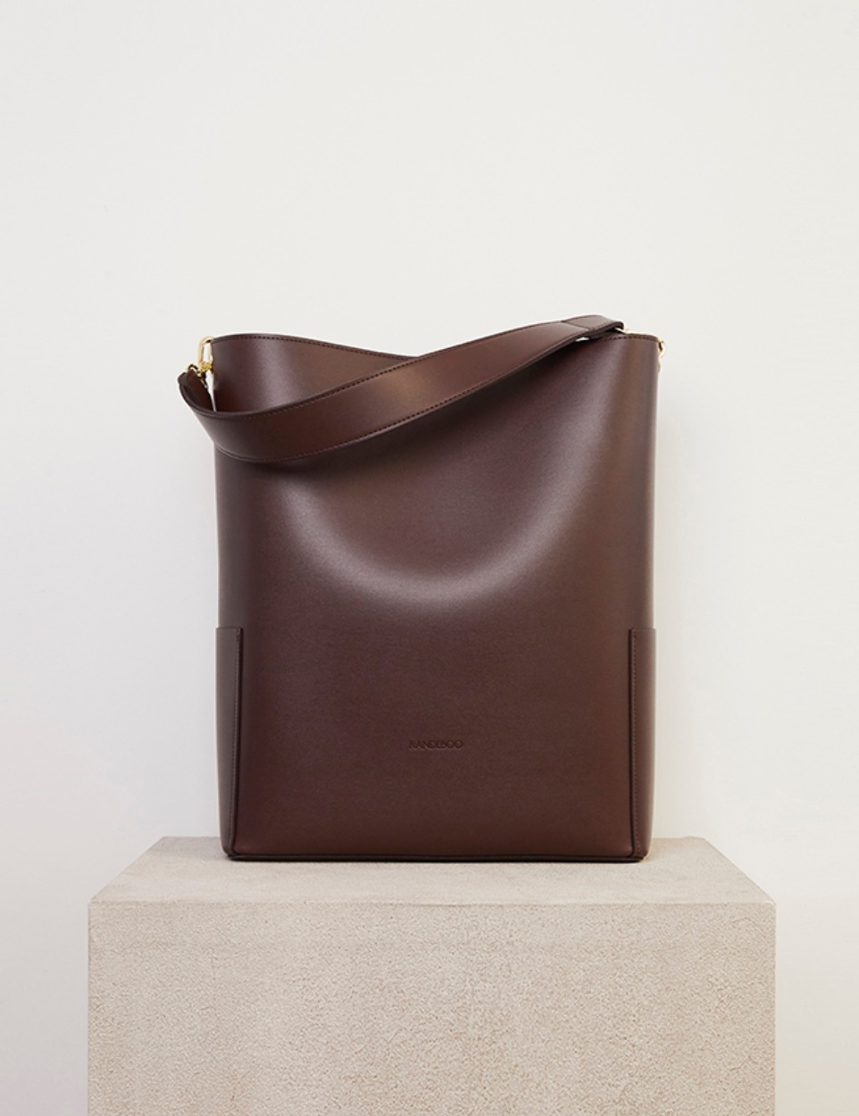 RB bucket bag (dark brown)
