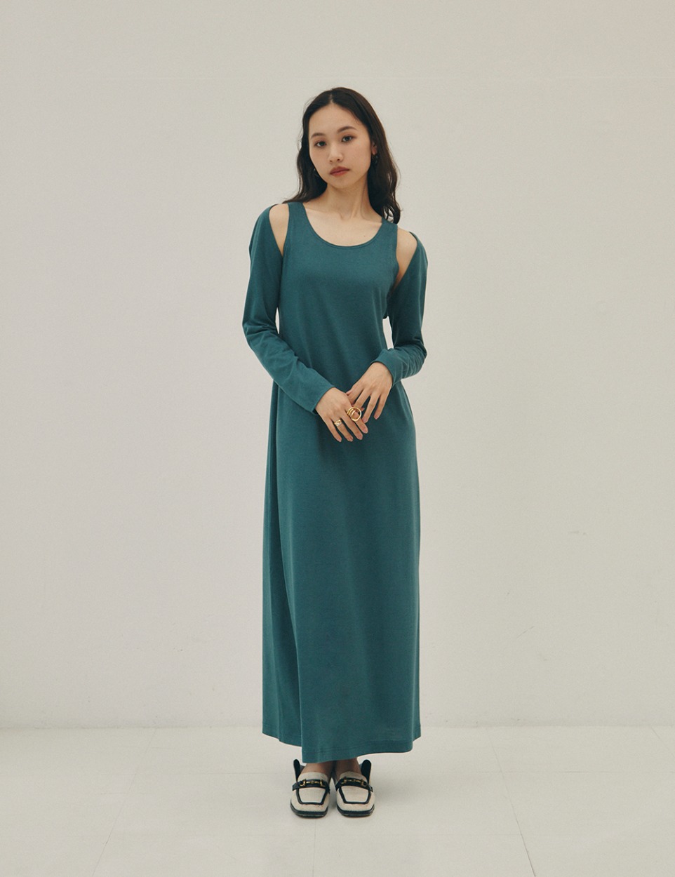 Essential dress