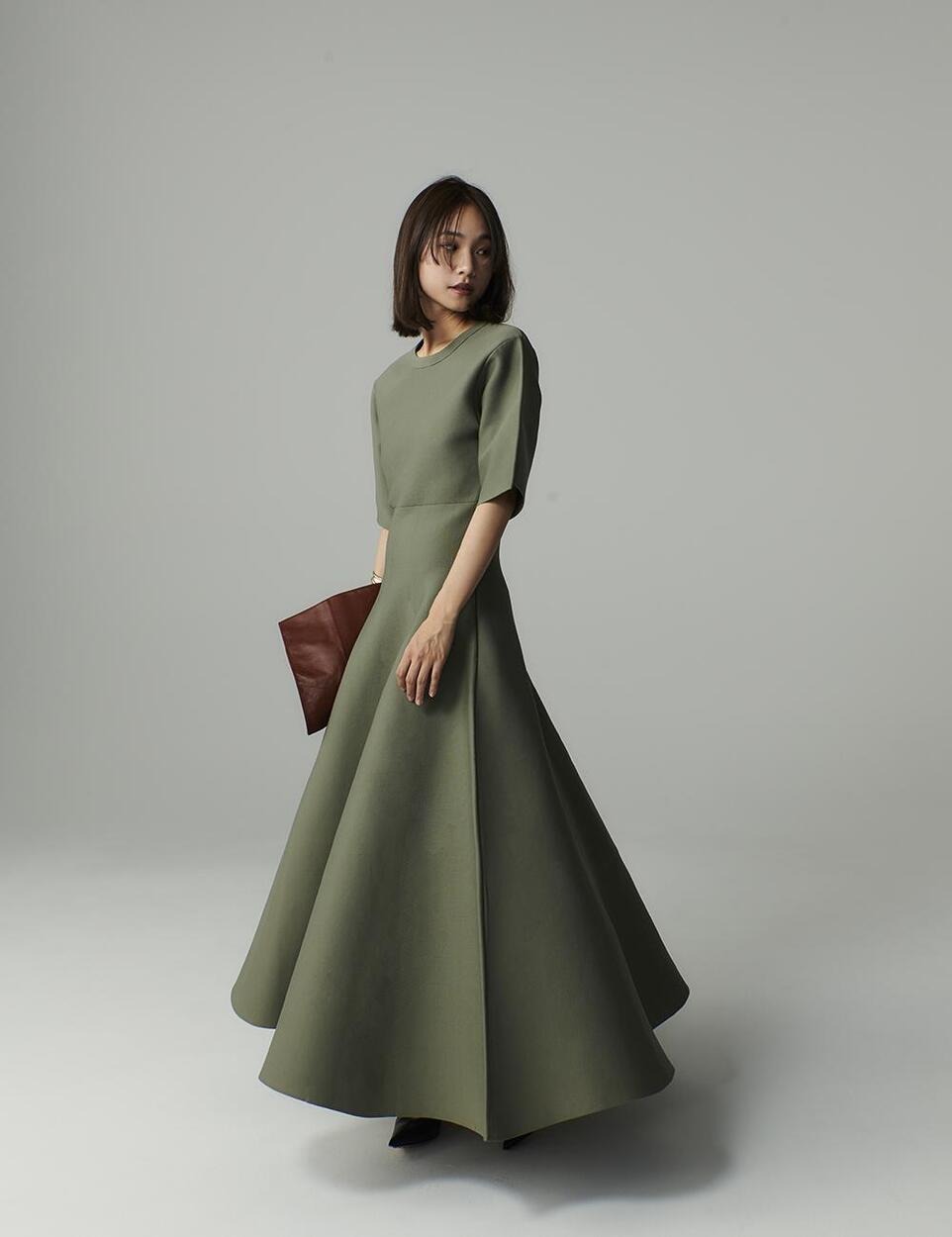 Silhouette puff dress
