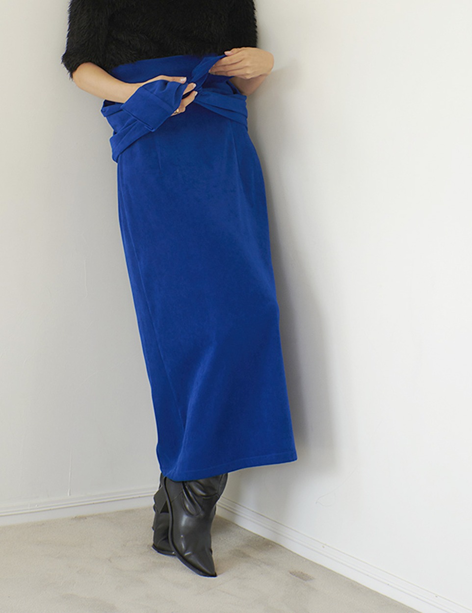 Arrange long skirt