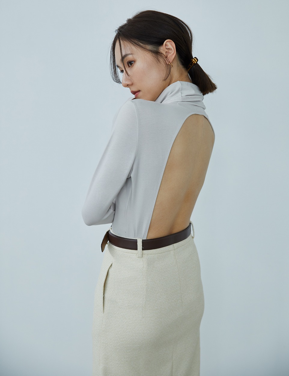 Open back organic cotton suit