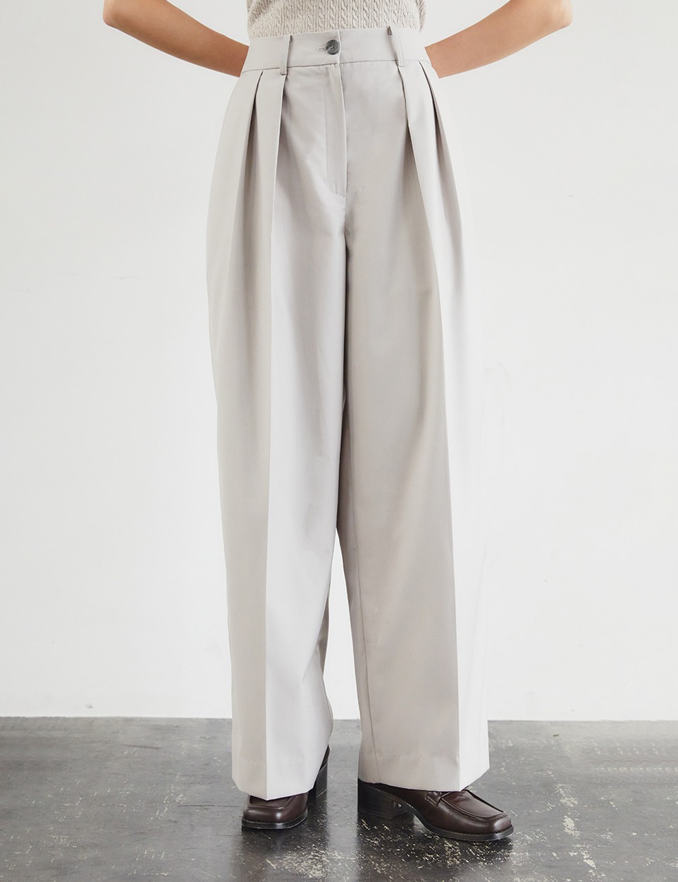 Classic tuck pants