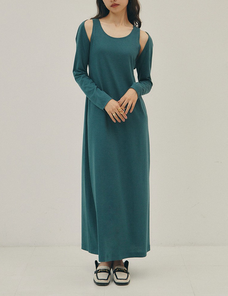Essential dress