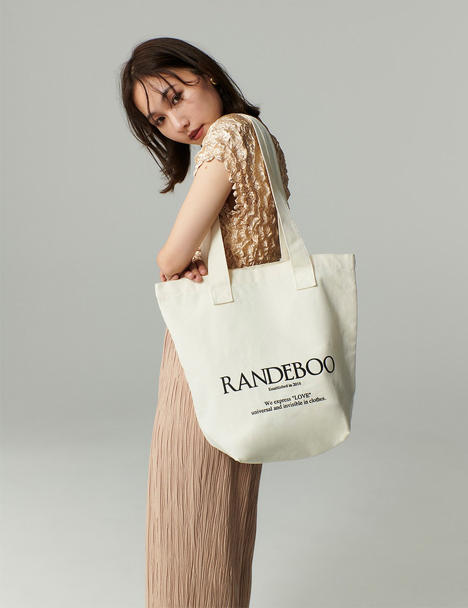 RB bucket tote bag