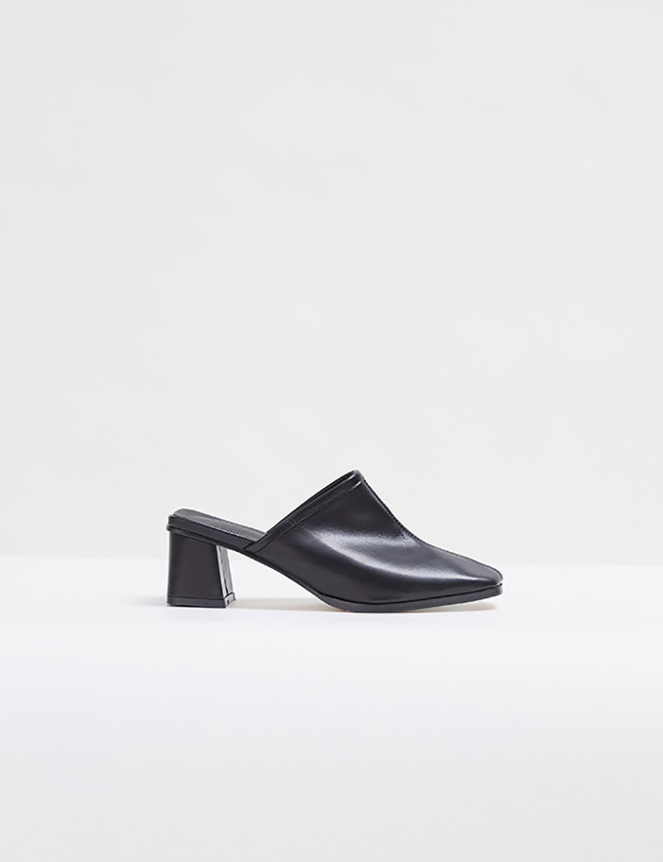 Stitch square sandal