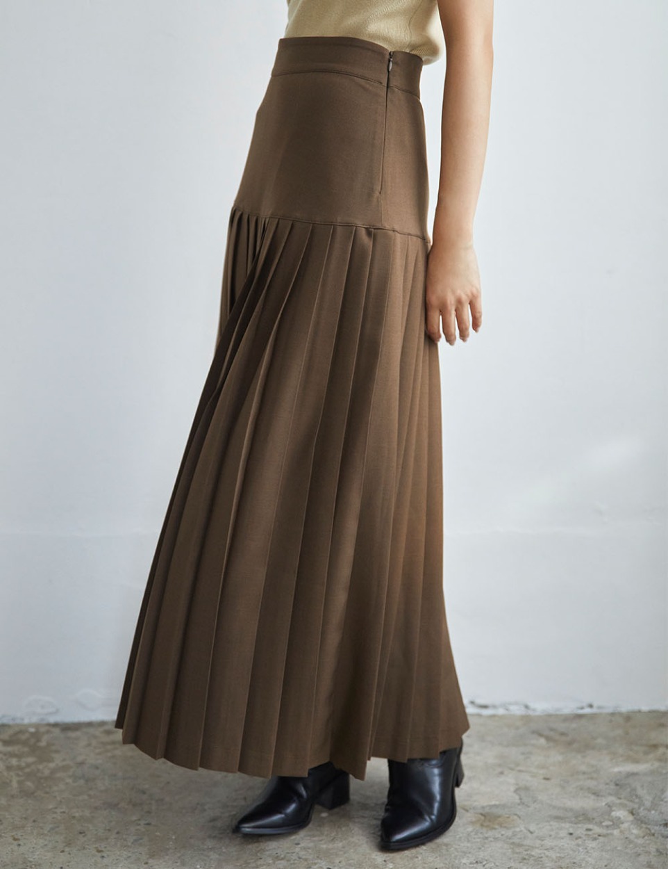 Pleats long skirt